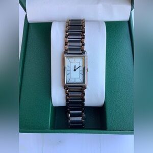 Ladies YVES SAINT LAURENT DRESS watch💜💜💜